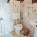 Tsirigotis Hous شقة