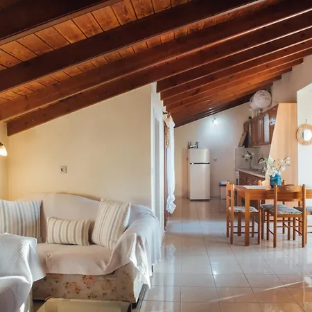 Tsirigotis Hous Lejlighed